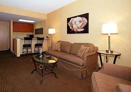 Quality Inn & Suites Downtown Phoenix Hotel