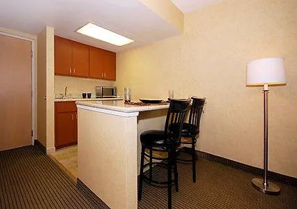 Quality Inn & Suites Downtown Phoenix Hotel